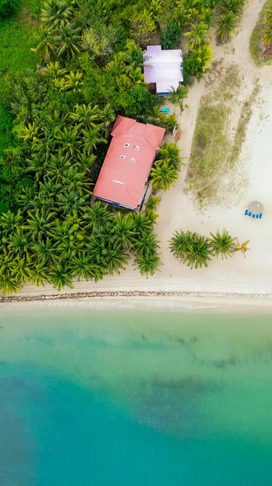 Anda Di Hows Hostel Placencia Екстериор снимка
