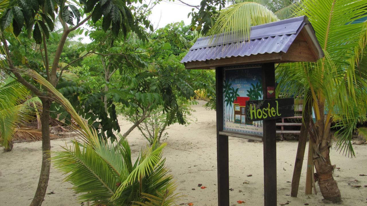 Anda Di Hows Hostel Placencia Екстериор снимка